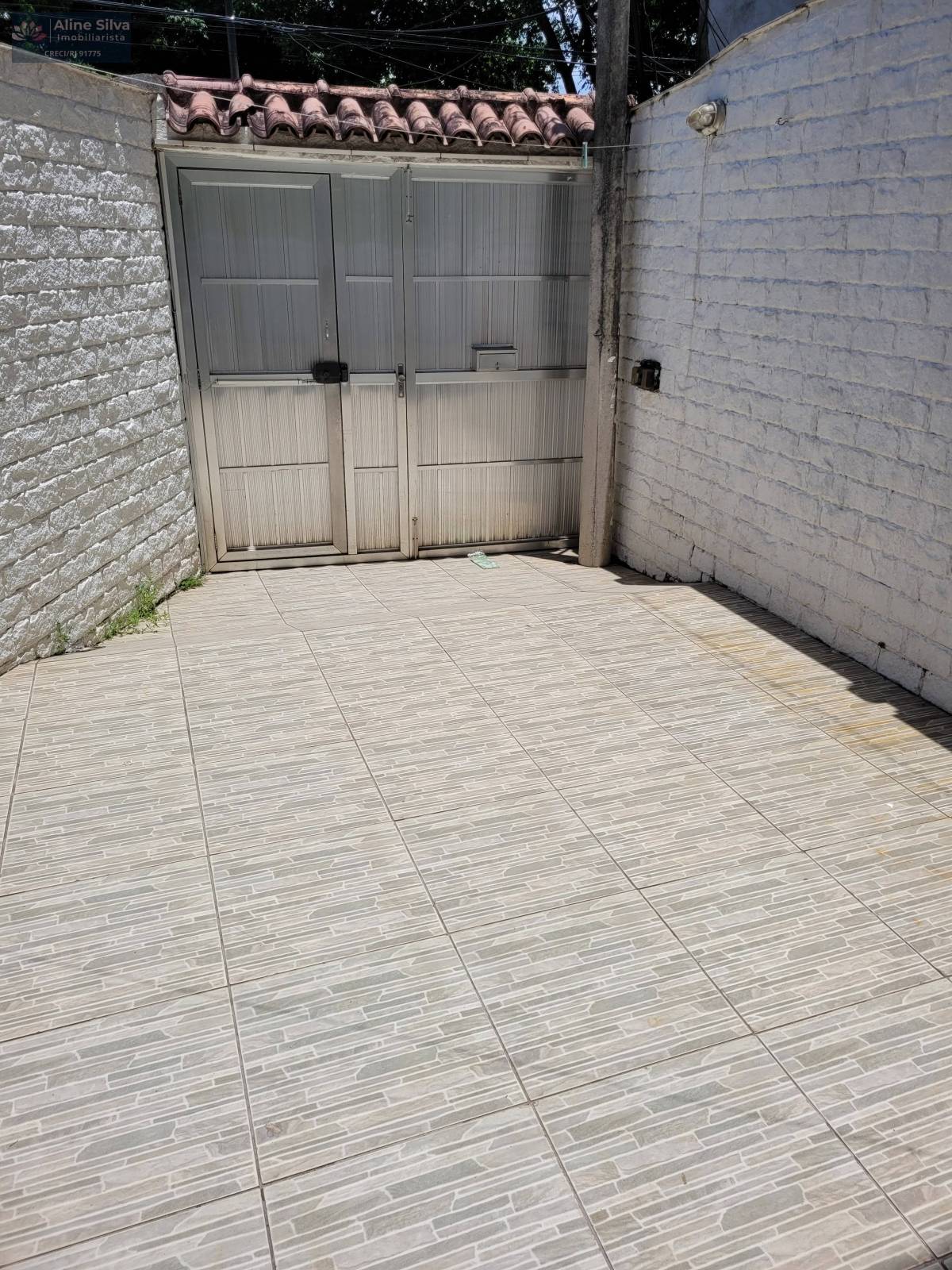 Casarão Tiplex à venda na Taquara com 6 quartos, Morar ou Investir SÓ R$ 220.000 para vender - Aline Imobiliarista RJ