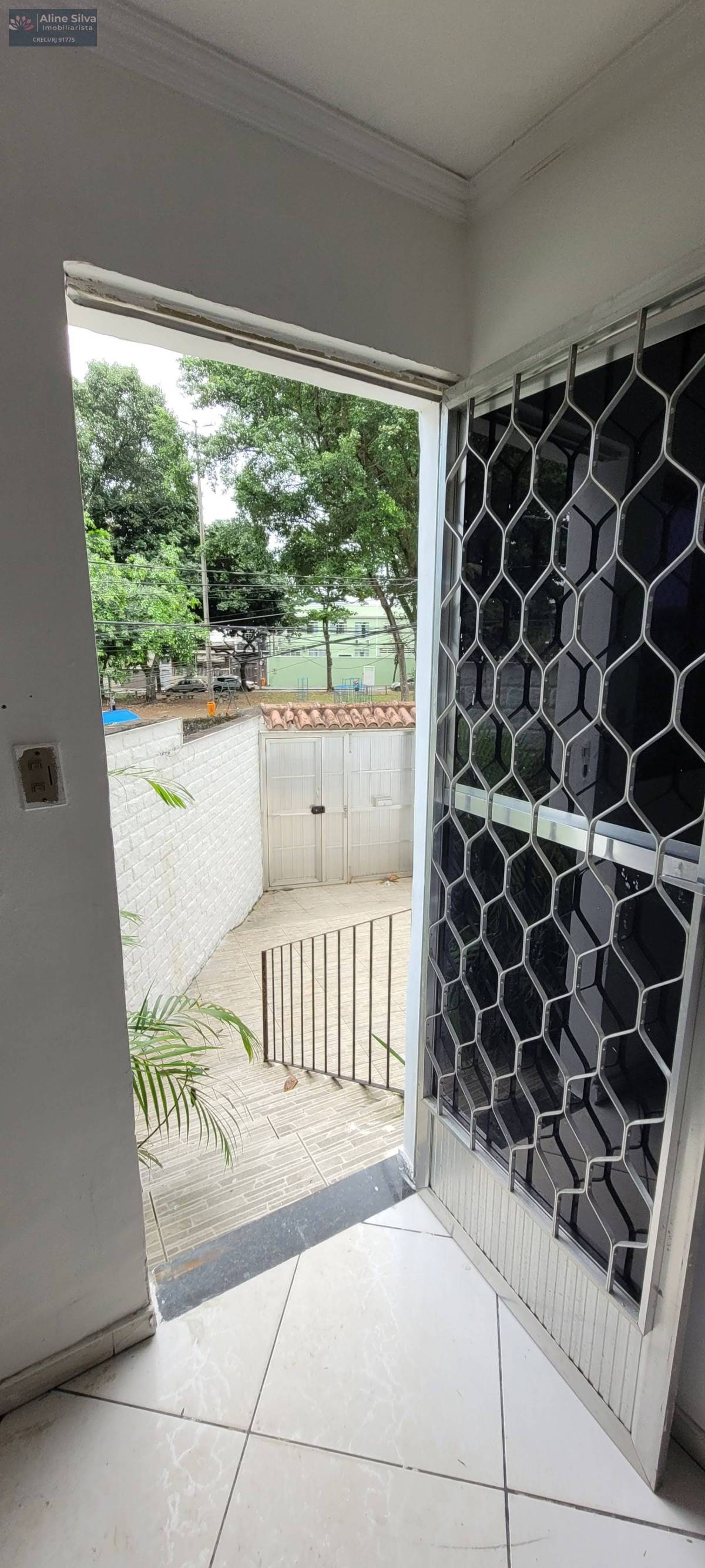 Casarão Tiplex à venda na Taquara com 6 quartos, Morar ou Investir SÓ R$ 220.000 para vender - Aline Imobiliarista RJ