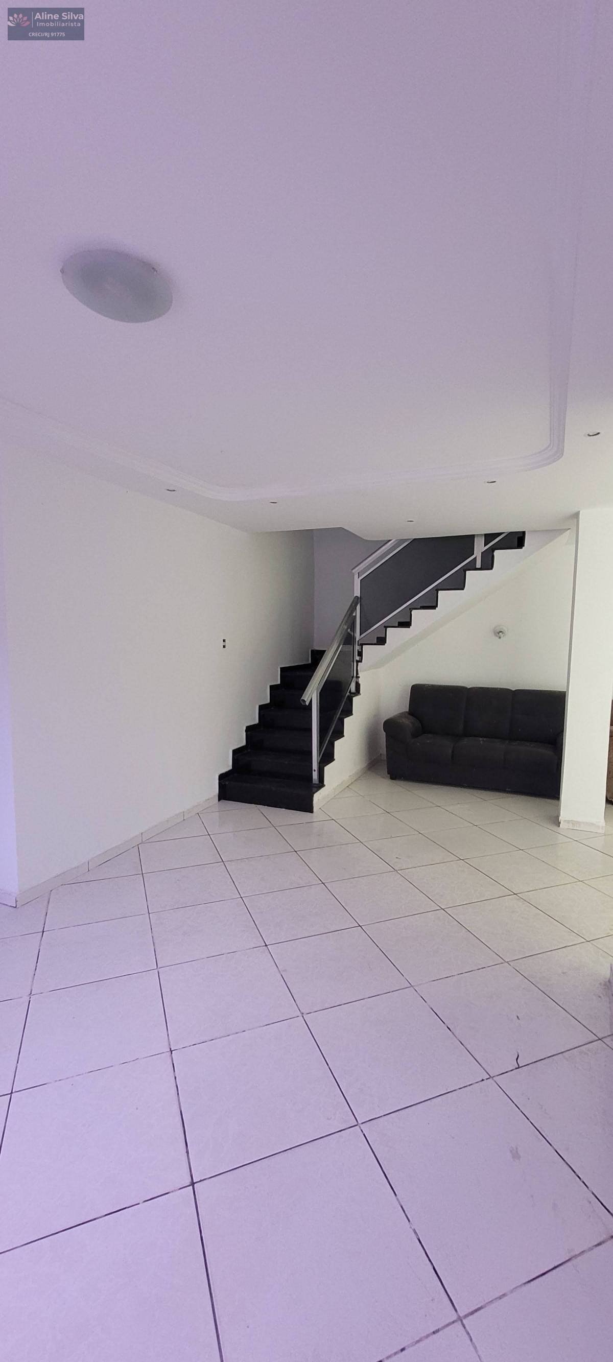 Casarão Tiplex à venda na Taquara com 6 quartos, Morar ou Investir SÓ R$ 220.000 para vender - Aline Imobiliarista RJ