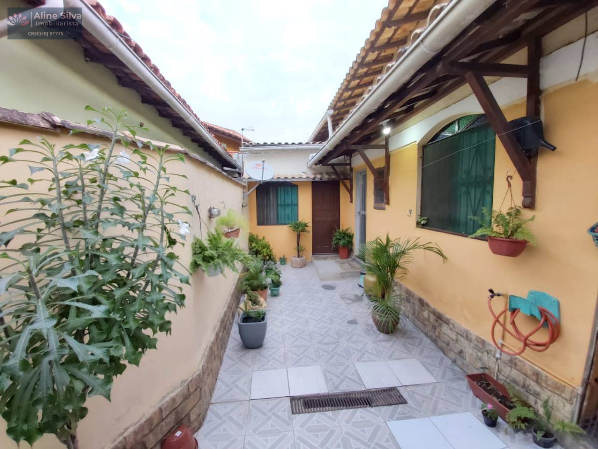 Casa Linear em São Pedro da Aldeia, Estação com 2 quartos, 120m², Para morar ou Investir