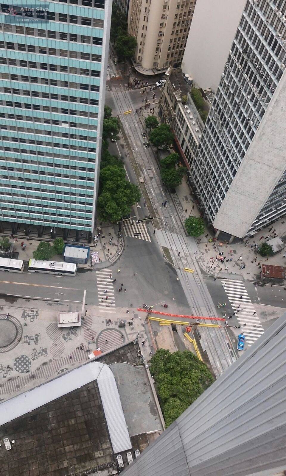 Excelente sala comercial (33° andar) no Edifício Central ao lado do metrô Largo da Carioca