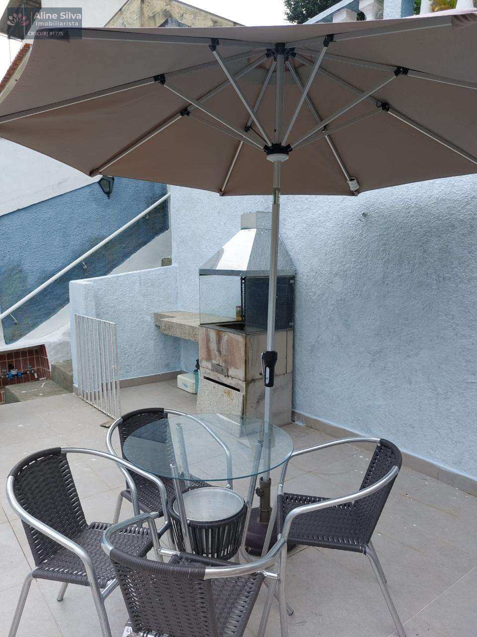Linda casa com piscina, 4 quartos (1 suíte) no Tanque