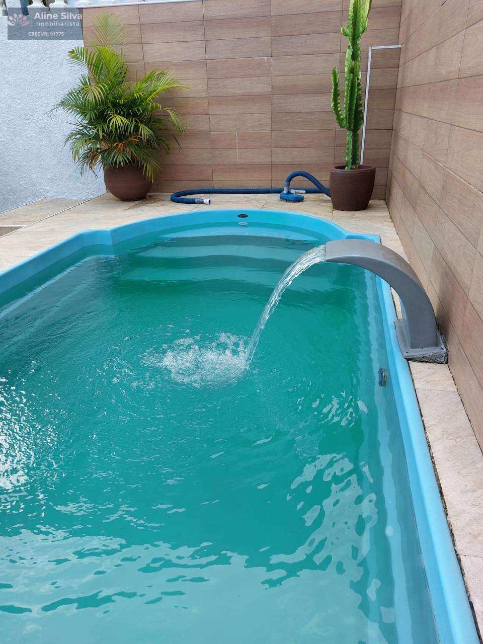 Linda casa com piscina, 4 quartos (1 suíte) no Tanque - Aline Imobiliarista RJ