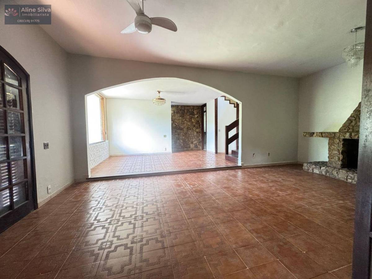 Linda casa em meio a natureza 4 quartos (3 suítes), piscina, churrasqueira - Aline Imobiliarista RJ