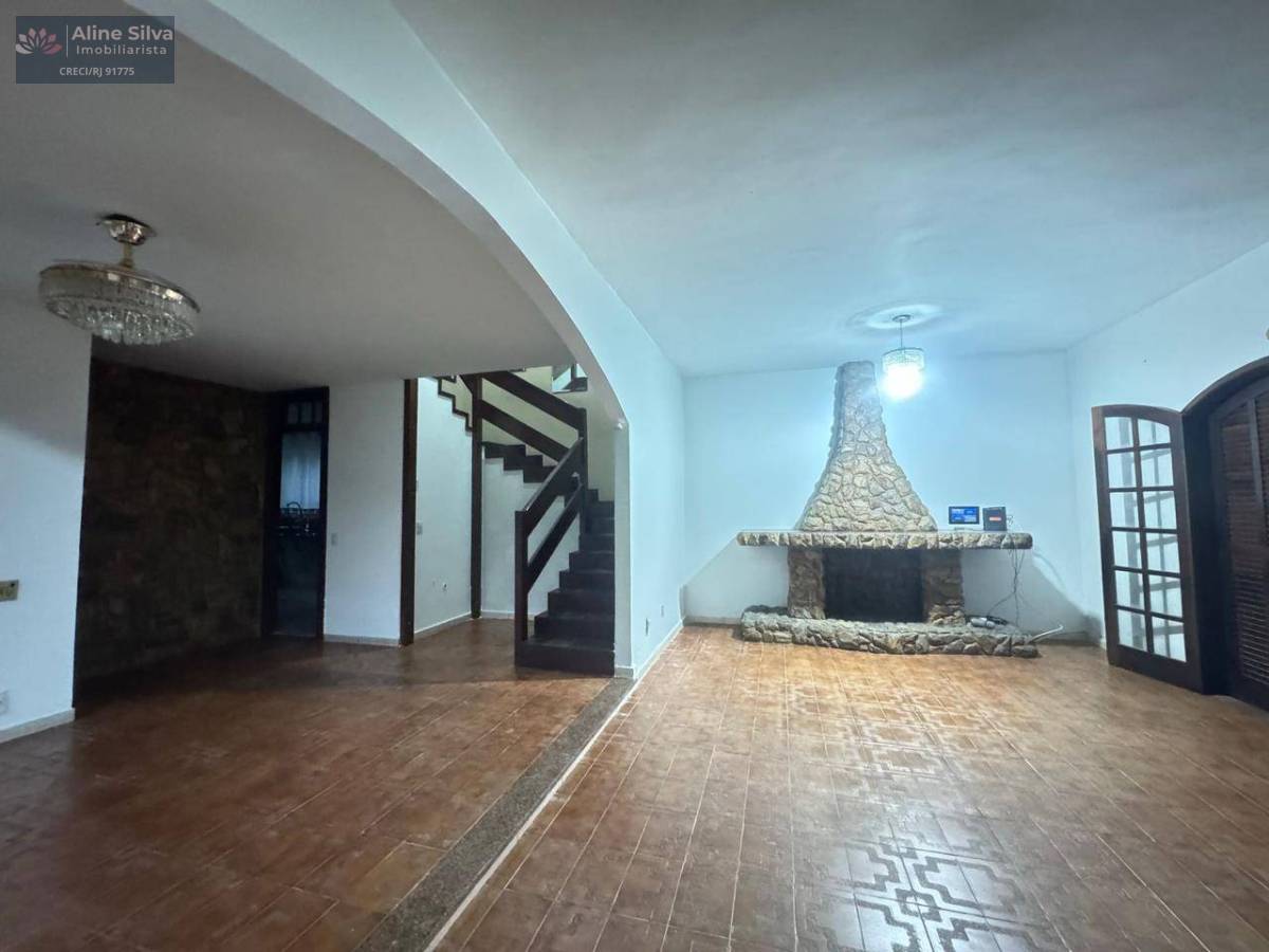 Linda casa em meio a natureza 4 quartos (3 suítes), piscina, churrasqueira - Aline Imobiliarista RJ