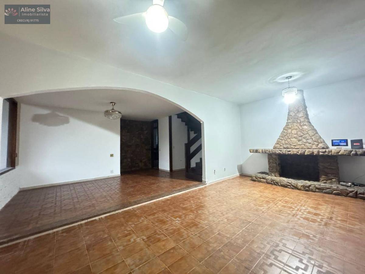 Linda casa em meio a natureza 4 quartos (3 suítes), piscina, churrasqueira - Aline Imobiliarista RJ