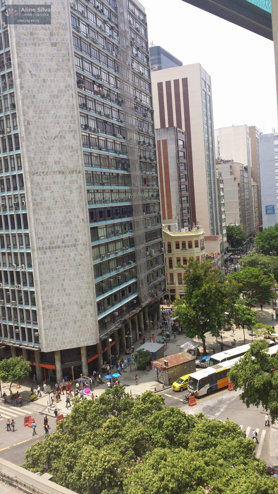 Ótima sala comercial (8° andar), no Edifício Central ao lado do metrô Largo da Carioca